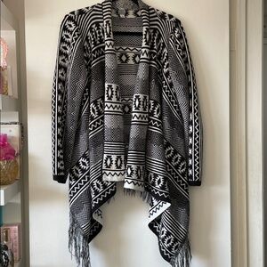 POOF|BlackWhite|Aztec printed Women's open waterfall Sweater Cardigan|Medium|GUC